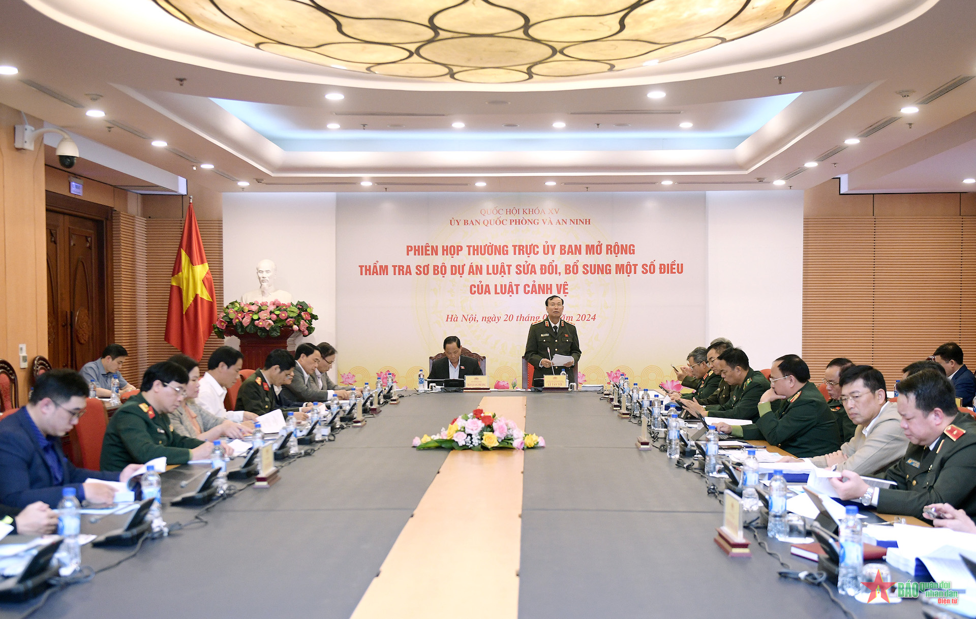 Hoàn thiện dự án Luật sửa đổi, bổ sung một số điều của Luật Cảnh vệ